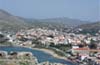 Άποψη του βόρειου τμήματος της Μύρινας Λήμνου, από το Ενετικό Κάστρο, στις 03/04/2001. Στο βάθος διακρίνεται η περιοχή Ανδρώνι, καθώς και τμήμα του Ρωμαίικου Γιαλού (κάτω δεξιά).