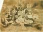 Μεστά Χίου, 1920. Τελετουργικό αποχαιρετισμού μεταναστών από όλη την κοινότητα, σε συγκεκριμένο σημείο έξω από τον οικισμό με το όνομα «Κλαμμένη Ελιά».