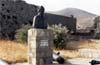 Προτομή του Ναυάρχου Νικόλαου Αποστόλη (1790-1827) στην ομώνυμη πλατεία στα Ψαρά, στις 19/07/1997.